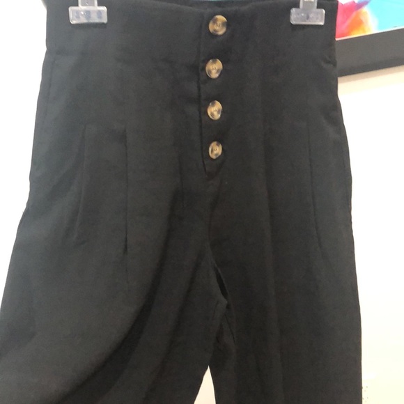 Black culottes. - Picture 2 of 3